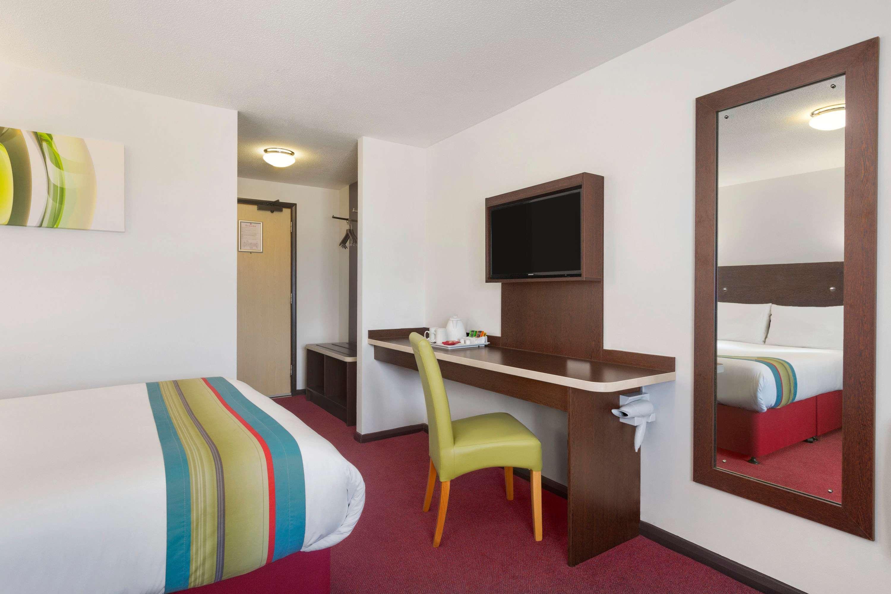 Ramada London South Mimms Otel Potters Bar Oda fotoğraf