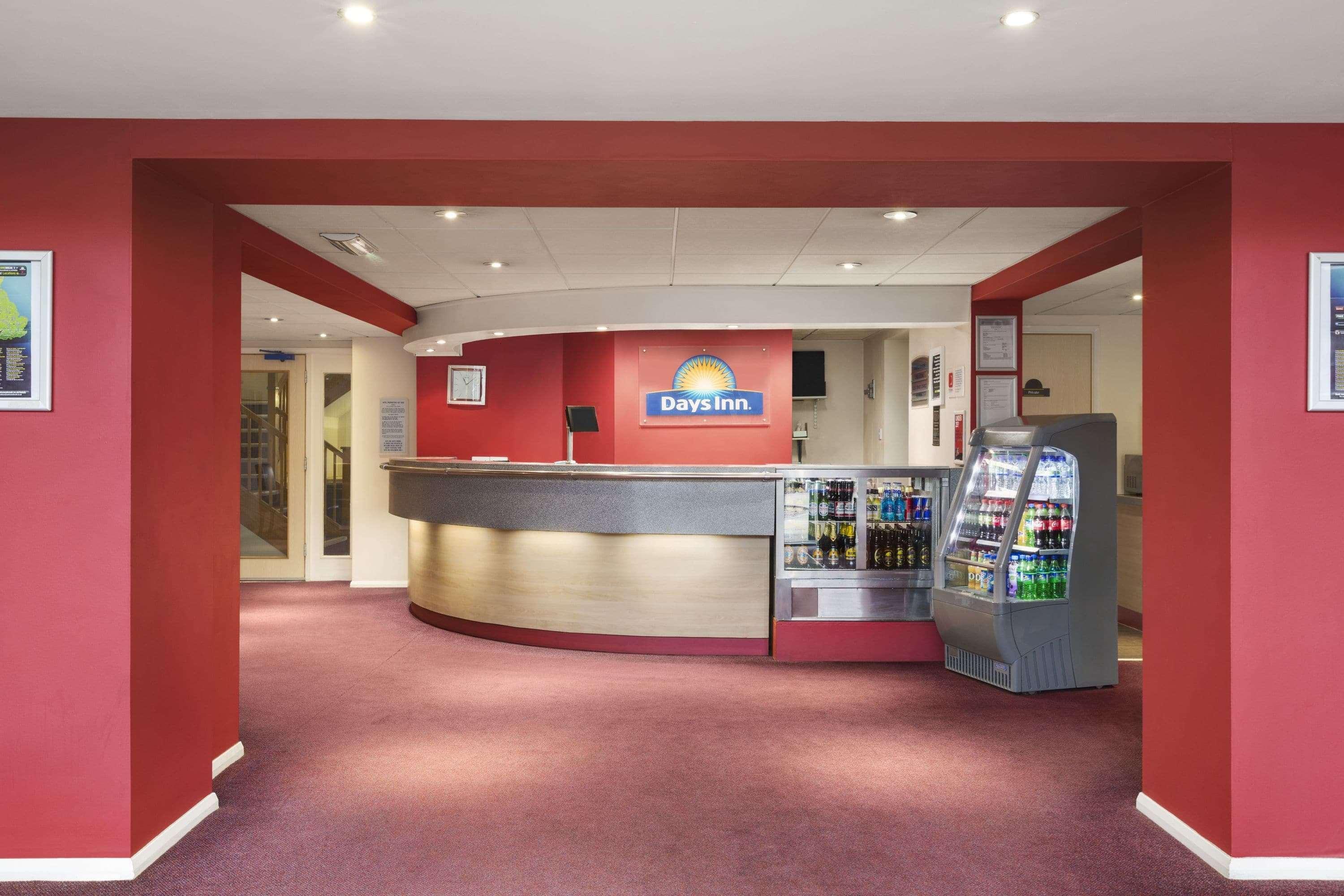 Ramada London South Mimms Otel Potters Bar Dış mekan fotoğraf