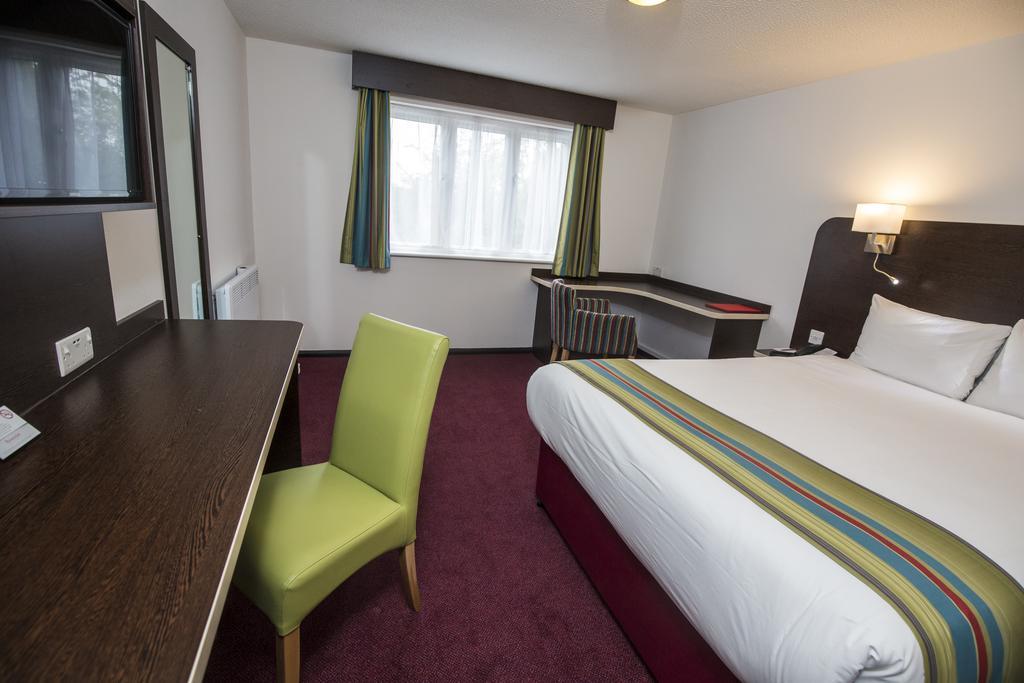 Ramada London South Mimms Otel Potters Bar Dış mekan fotoğraf