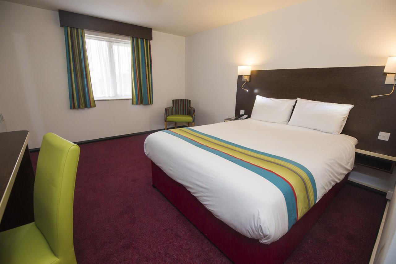 Ramada London South Mimms Otel Potters Bar Dış mekan fotoğraf