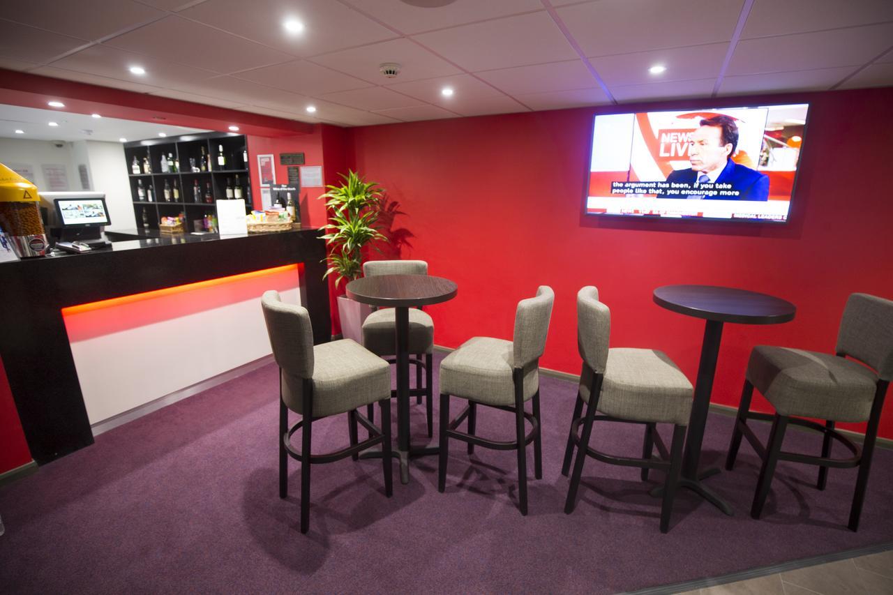 Ramada London South Mimms Otel Potters Bar Dış mekan fotoğraf